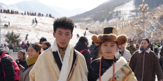 美到窒息！夏河藏族服饰，藏着最动人的民族浪漫