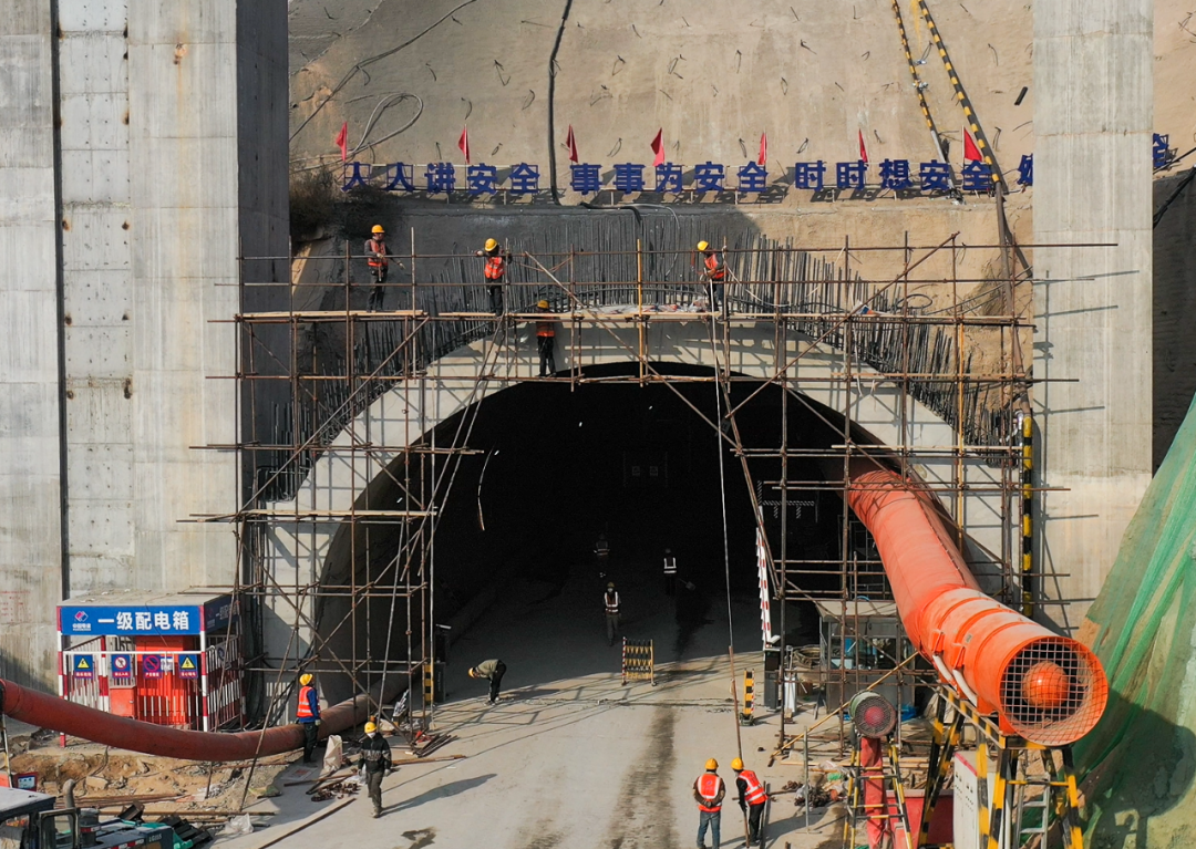 白塔山隧道项目图片